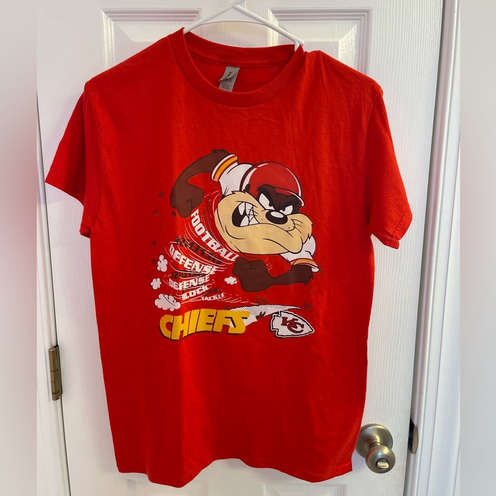 Kansas City Chiefs Taz Tasmanian Devil Graphic T-Shirt Gildan - Size Small